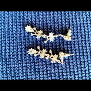 Costume earrings. Look-a-like diamonds